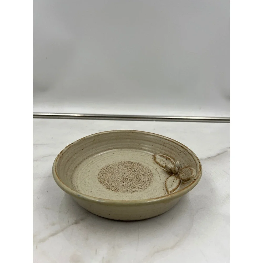 Lynne Killion Studio Pottery Garlic Grater Bowl Handcrafted Stoneware Cream Leaf